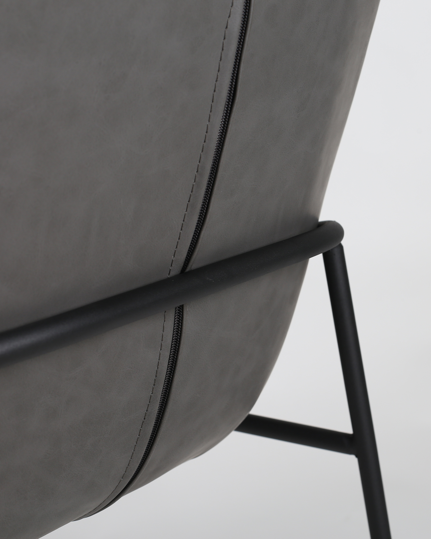 كرسي لتناول الطعام الجلدي مع الذراع كرسي لتناول الطعام الجلدي مع الذراع