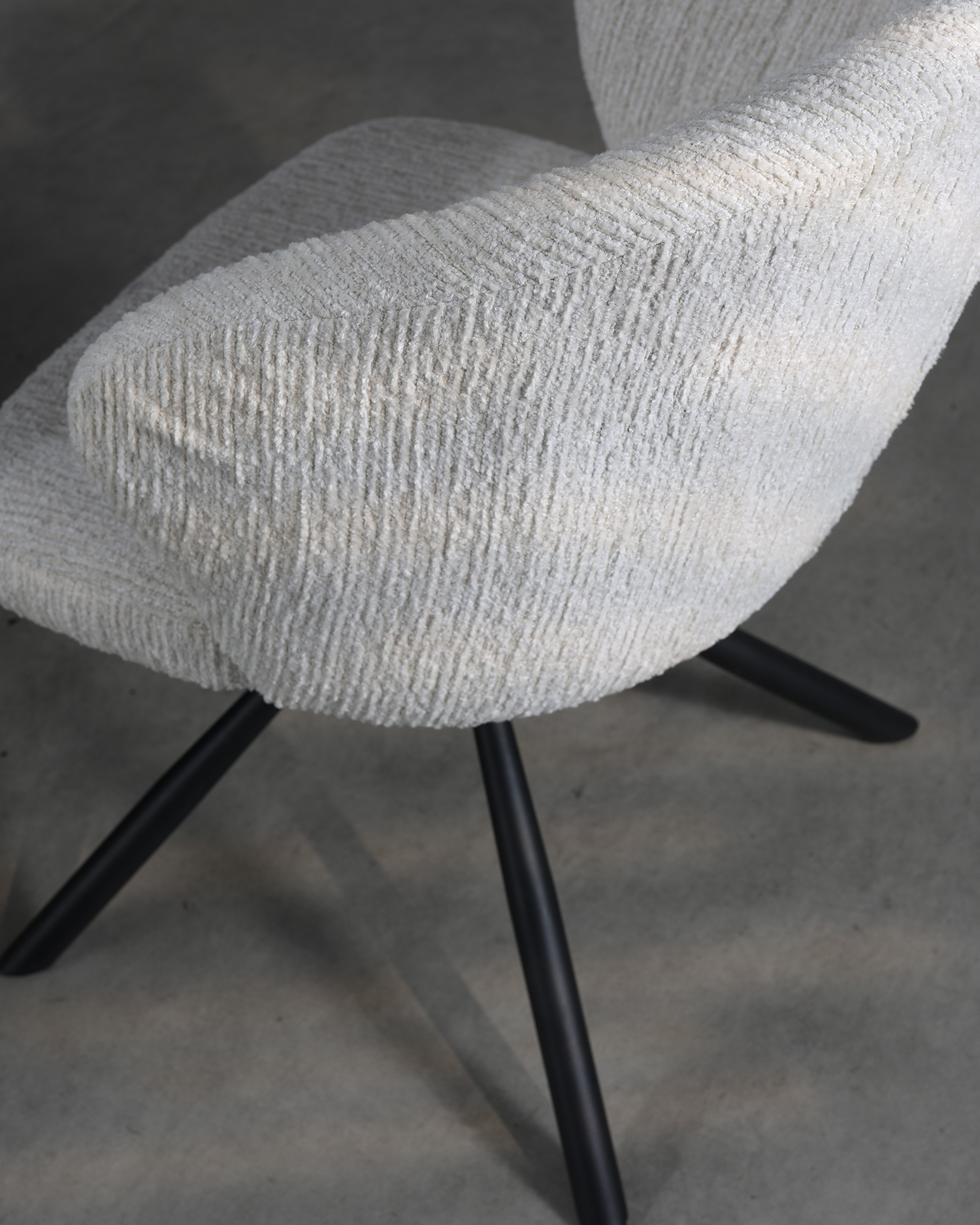 كراسي غرفة الطعام الأبيض دوارة كراسي غرفة الطعام الأبيض دوارة