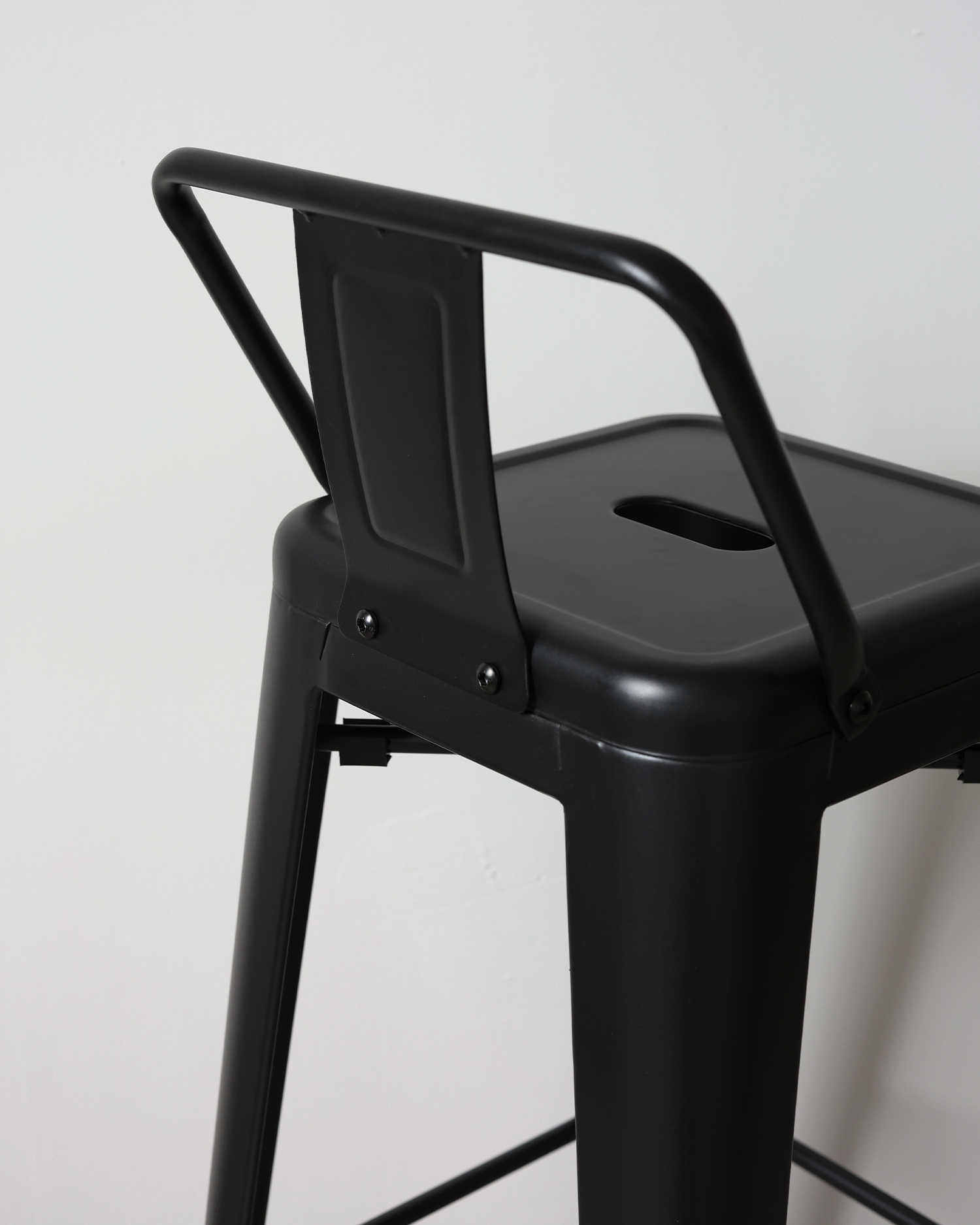 كراسي تصميم الحديد القديمة كراسي تصميم الحديد القديمة