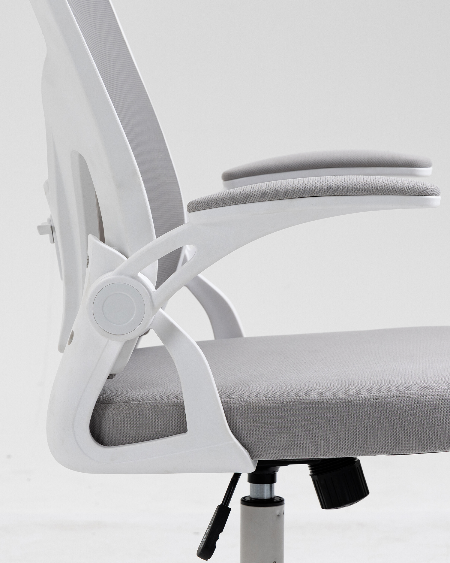 كرسي المكتب مع مسند ذراع قابل للتعديل كرسي المكتب مع مسند ذراع قابل للتعديل